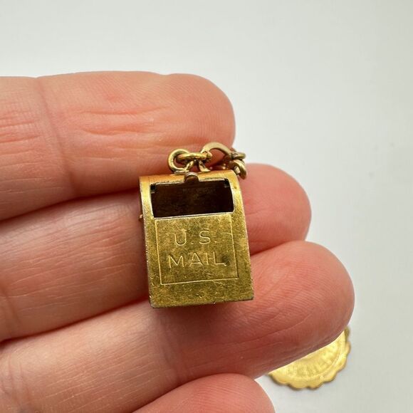 Vintage 1/20 12k GF yellow gold charm bracelet with three charms! - Picture 13 of 14